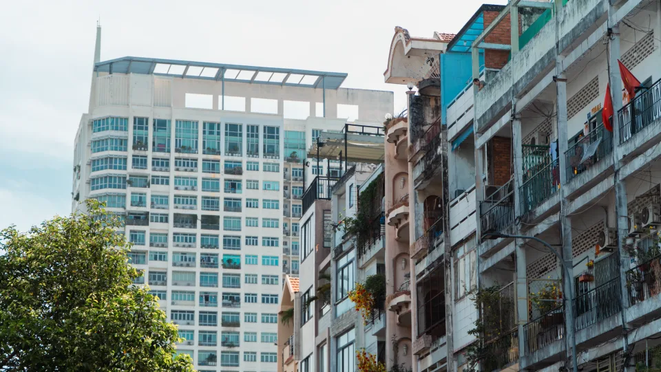 Mặt tiền nhà nhìn từ đường